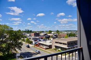 Balcony Axel Row